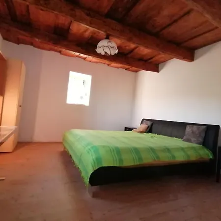 Ferienhaus Kleine Weinberghäuschen In - Jägerpince *