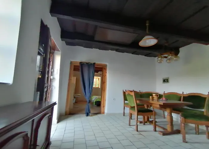 Kleine Weinberghaeuschen In - Jaegerpince בית נופש Garabonc