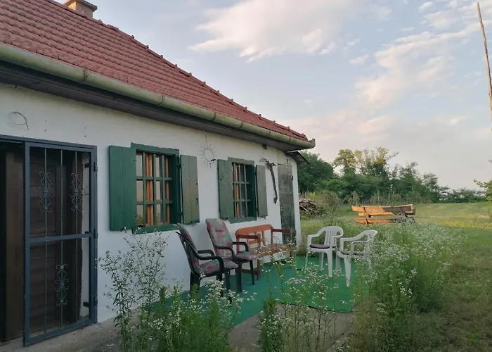 Kleine Weinberghaeuschen In - Jaegerpince * Garabonc